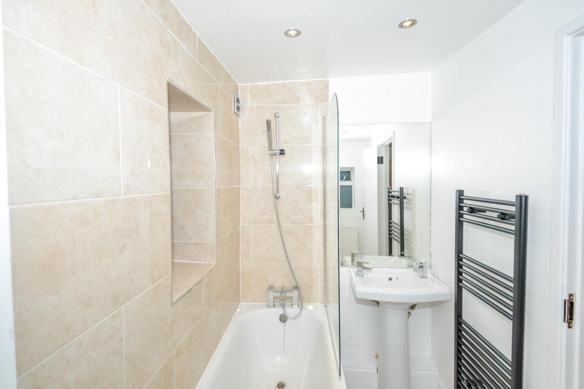 Cosy 1 Bedroom Home For Small Families London Bagian luar foto