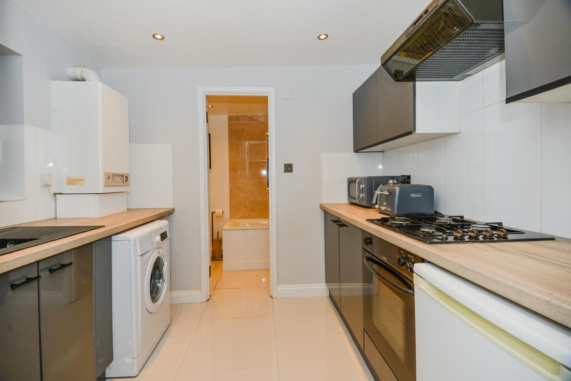 Cosy 1 Bedroom Home For Small Families London Bagian luar foto