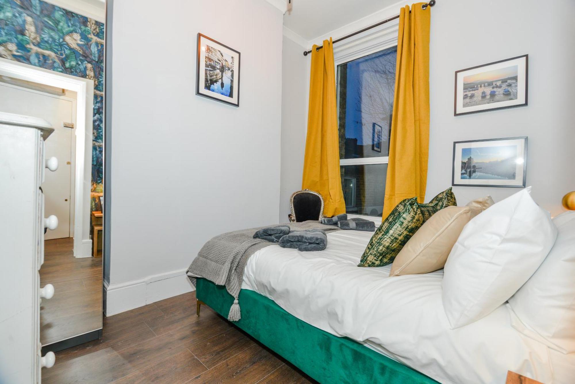 Cosy 1 Bedroom Home For Small Families London Bagian luar foto