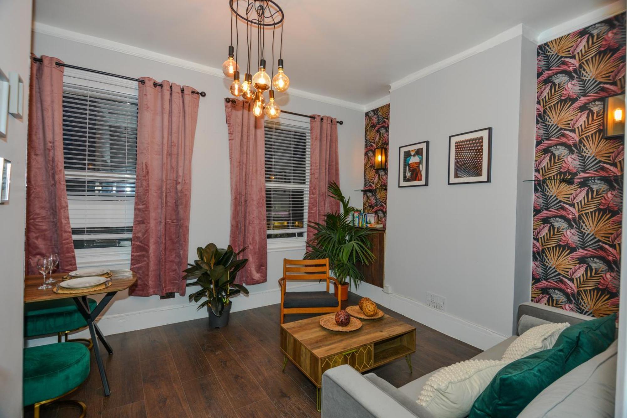 Cosy 1 Bedroom Home For Small Families London Bagian luar foto