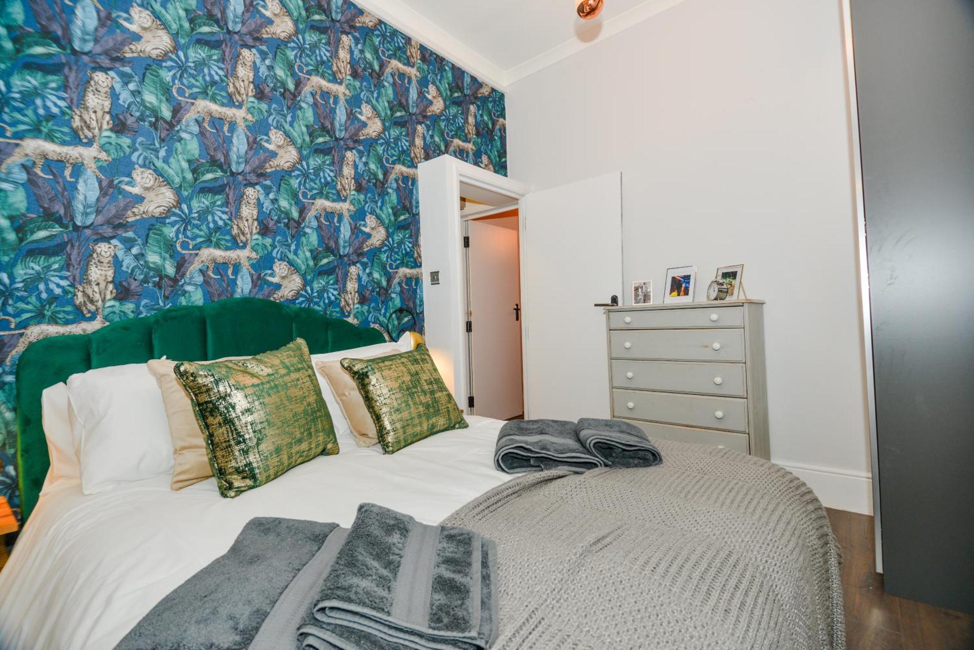 Cosy 1 Bedroom Home For Small Families London Bagian luar foto